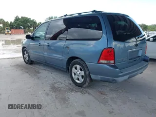 2004 Ford Freestar SES z VIN 2FMZA576X4BA05461, wystawiony jako IAAI lot #42255432 z przebiegiem 115 971 mil mil oraz . Historia ofert i sprzedaży dostępna na DreamBid. Obrazek 3.