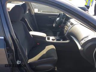 2013 Nissan Altima S with VIN 1N4AL3AP1DN419031, listed as a IAAI auction lot 42127791 with 129,254 mi miles and . Bid and sale history available at DreamBid. Image 5.
