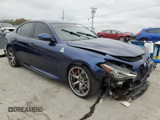 2017 Alfa Romeo Giulia with VIN ZARFAEAV0H7548796, listed as a Copart auction lot 81103094 with 63,028 mi miles and Salvage title. Bid and sale history available at DreamBid. Image 4.