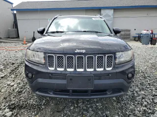2014 Jeep Compass Latitude with VIN 1C4NJDEB6ED623613, listed as a Copart auction lot 52078795 with 186,156 mi miles and Clean Title. Bid and sale history available at carsss.com. Image 5.