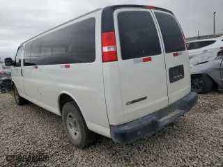 2021 Chevrolet Express Passenger LS with VIN 1GAZGNF73M1236963, listed as a Copart auction lot 75325424 with 26,172 mi miles and Salvage Title. Bid and sale history available at carsss.com. Image 2.