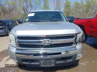 2011 Chevrolet Silverado 1500 LT with VIN 1GCRKSE39BZ388702, listed as a IAAI auction lot 41921374 with 124,322 mi miles and . Bid and sale history available at DreamBid. Image 13.
