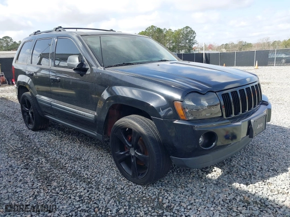 2005 Jeep Grand Cherokee Laredo with VIN 1J4GS48K05C511231, listed as a IAAI auction lot 41737924 with 179,411 mi miles. Bid and sale history available at carsss.com. Image 1.