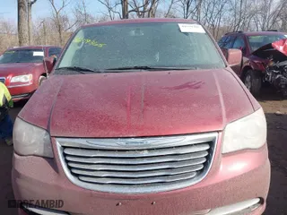2013 Chrysler Town & Country Touring with VIN 2C4RC1BG0DR684199, listed as a IAAI auction lot 41679365 with 115,607 mi miles. Bid and sale history available at carsss.com. Image 12.