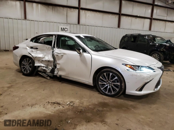 2021 Lexus ES 250 z VIN 58AD11D17MU007781, wystawiony jako Copart lot #46686255 z przebiegiem 46 571 mil mil oraz Nie do naprawy • Non repairable. Historia ofert i sprzedaży dostępna na DreamBid. Obrazek 4.