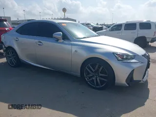 2019 Lexus IS 300 z VIN JTHBA1D28K5096603, wystawiony jako IAAI lot #42496245 z przebiegiem 134 137 mil mil oraz . Historia ofert i sprzedaży dostępna na DreamBid. Obrazek 1.