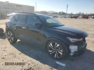 2023 Volvo XC40 Ultimate Dark Theme z VIN YV4L12UX9P2100106, wystawiony jako Copart lot #85582384 z przebiegiem 7 506 mil mil oraz Szkoda całkowita • Salvage title. Historia ofert i sprzedaży dostępna na DreamBid. Obrazek 4.