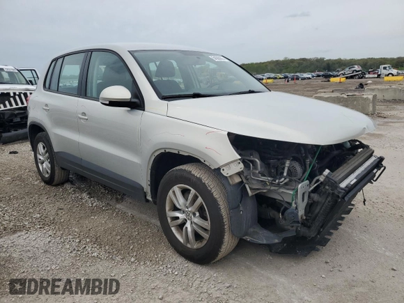 2014 Volkswagen Tiguan S z VIN WVGBV3AX8EW594957, wystawiony jako Copart lot #54565655 z przebiegiem 81 569 mil mil oraz Szkoda całkowita • Salvage title. Historia ofert i sprzedaży dostępna na DreamBid. Obrazek 4.