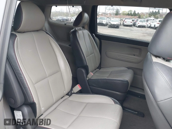 2017 Kia Sedona LX with VIN KNDMB5C14H6239766, listed as a IAAI auction lot 42049371 with 105,101 mi miles. Bid and sale history available at carsss.com. Image 8.