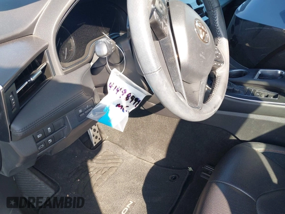 2019 Toyota Avalon XLE z VIN 4T1BZ1FB5KU030812, wystawiony jako IAAI lot #41498998 z przebiegiem 31 986 mil mil oraz . Historia ofert i sprzedaży dostępna na DreamBid. Obrazek 18.