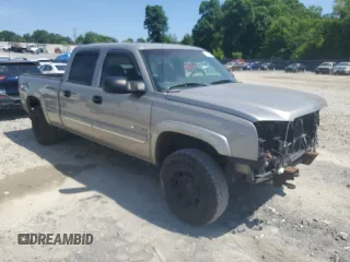 2003 Chevrolet Silverado 1500HD LS z VIN 1GCGK13U33F237418, wystawiony jako Copart lot #55887744 z przebiegiem 141 366 mil mil oraz Czysty tytuł • Clean title. Historia ofert i sprzedaży dostępna na DreamBid. Obrazek 4.