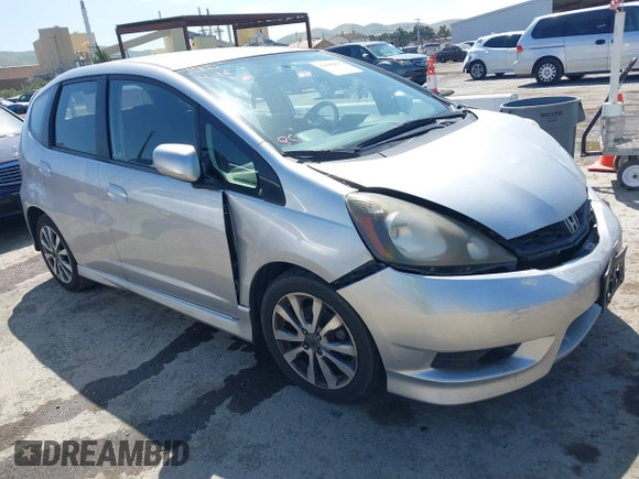 2013 Honda Fit Sport with VIN JHMGE8H51DC005760, listed as a IAAI auction lot 42040427 with 184,375 mi miles. Bid and sale history available at carsss.com. Image 1.