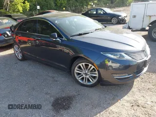 2014 Lincoln MKZ Hybrid z VIN 3LN6L2LU6ER803720, wystawiony jako IAAI lot #42560627 z przebiegiem 120 795 mil mil oraz . Historia ofert i sprzedaży dostępna na DreamBid. Obrazek 1.