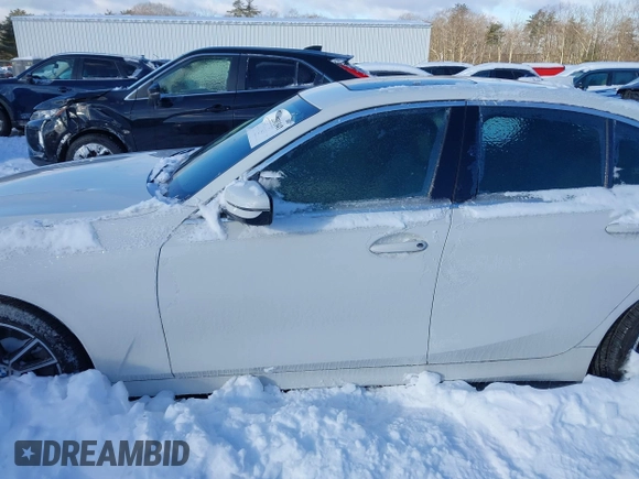 2021 BMW 3 Series 330i xDrive z VIN 3MW5R7J06M8C14597, wystawiony jako IAAI lot #41581041 z przebiegiem 8 776 mil mil oraz . Historia ofert i sprzedaży dostępna na DreamBid. Obrazek 14.
