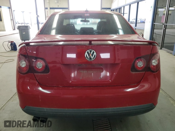 2008 Volkswagen Jetta SE z VIN 3VWRM71K58M033487, wystawiony jako Copart lot #57021855 z przebiegiem 187 167 mil mil oraz Czysty tytuł • Clean title. Historia ofert i sprzedaży dostępna na DreamBid. Obrazek 6.