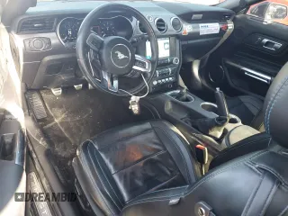 2019 Ford Mustang GT z VIN 1FA6P8CF8K5121018, wystawiony jako Copart lot #56198115 z przebiegiem 59 982 mil mil oraz Szkody całkowita. Historia ofert i sprzedaży dostępna na DreamBid. Obrazek 8.