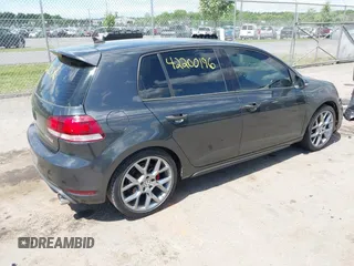2011 Volkswagen GTI z VIN WVWGV7AJ3BW111691, wystawiony jako IAAI lot #42200196 z przebiegiem Nie podano mil oraz . Historia ofert i sprzedaży dostępna na DreamBid. Obrazek 4.