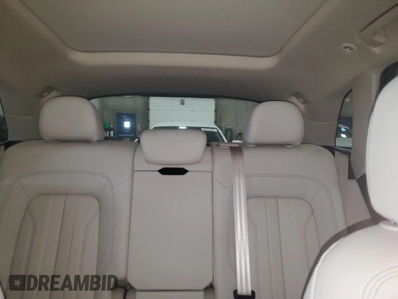 2024 Audi Q5 Premium z VIN WA1ABAFY1R2094807, wystawiony jako Copart lot #60664375 z przebiegiem 2 632 mil mil oraz Szkoda całkowita • Salvage title. Historia ofert i sprzedaży dostępna na DreamBid. Obrazek 10.