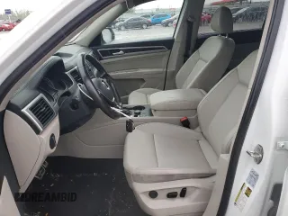 2018 Volkswagen Atlas SE z VIN 1V2PR2CA0JC541021, wystawiony jako Copart lot #55169425 z przebiegiem 149 797 mil mil oraz Szkoda całkowita • Salvage title. Historia ofert i sprzedaży dostępna na DreamBid. Obrazek 7.
