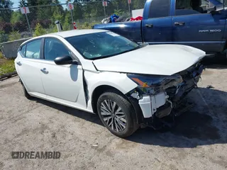 2025 Nissan Altima SV z VIN 1N4BL4DV1SN375064, wystawiony jako IAAI lot #42368915 z przebiegiem Nie podano mil oraz . Historia ofert i sprzedaży dostępna na DreamBid. Obrazek 1.