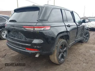 2023 Jeep Grand Cherokee Laredo z VIN 1C4RJHAG4PC599198, wystawiony jako IAAI lot #41741474 z przebiegiem 19 162 mil mil oraz . Historia ofert i sprzedaży dostępna na DreamBid. Obrazek 4.