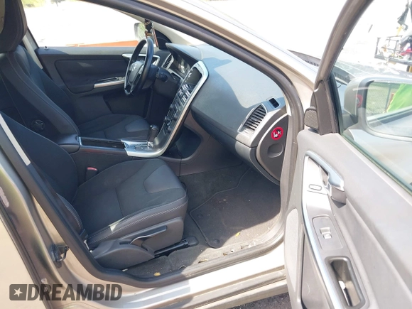 2011 Volvo XC60 3.2L with VIN YV4940DZ3B2181569, listed as a IAAI auction lot 42741964 with 220,184 mi miles and . Bid and sale history available at DreamBid. Image 5.