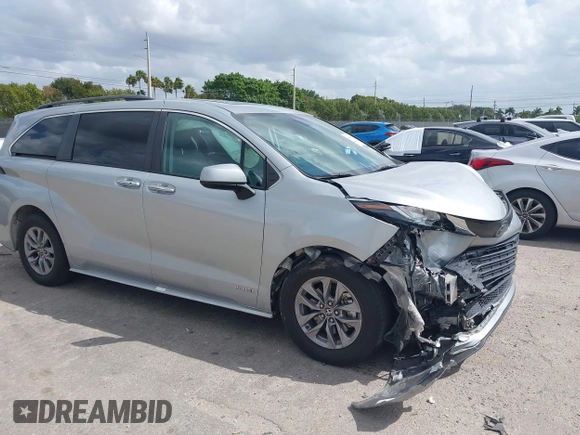 2021 Toyota Sienna XLE with VIN 5TDYRKEC2MS072800, listed as a IAAI auction lot 41918739 with 47,921 mi miles and . Bid and sale history available at DreamBid. Image 1.