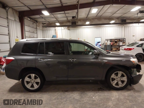 2010 Toyota Highlander Limited с VIN 5TDDK3EH2AS003668, выставлен на аукционе IAAI как лот 42174130 с пробегом 363 645 миль миль и . История ставок и продаж доступна на DreamBid. Изображение 13.