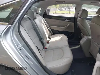 2017 Hyundai Sonata Sport z VIN 5NPE34AF6HH546968, wystawiony jako IAAI lot #42084901 z przebiegiem 80 407 mil mil oraz . Historia ofert i sprzedaży dostępna na DreamBid. Obrazek 8.
