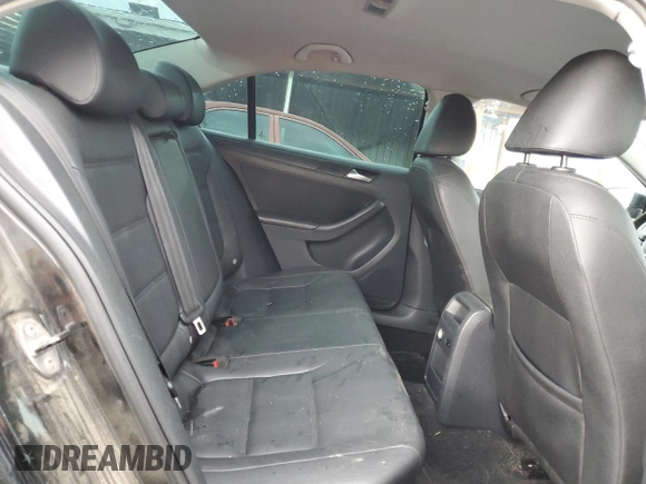 2011 Volkswagen Jetta SE with VIN 3VWDX7AJ0BM330408, listed as a Copart auction lot 61417785 with 152,588 mi miles and Salvage title. Bid and sale history available at DreamBid. Image 10.