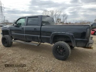 2001 Chevrolet Silverado 1500HD LS with VIN 1GCGK13UX1F149396, listed as a Copart auction lot 51844445 with 121,588 mi miles and Clean Title. Bid and sale history available at DreamBid. Image 2.