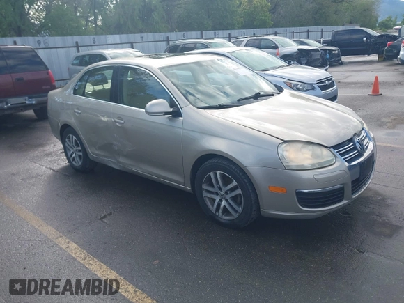 2005 Volkswagen Jetta 2.5L with VIN 3VWSF71K25M621161, listed as a IAAI auction lot 42264314 with 147,335 mi miles and . Bid and sale history available at DreamBid. Image 1.