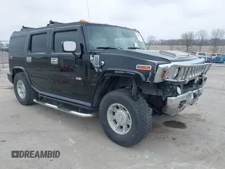 2005 Hummer H2 SUV z VIN 5GRGN23UX5H106375, wystawiony jako IAAI lot #41997745 z przebiegiem 152 827 mil mil oraz . Historia ofert i sprzedaży dostępna na DreamBid. Obrazek 1.