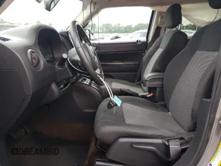 2014 Jeep Patriot Latitude z VIN 1C4NJRFB7ED501578, wystawiony jako Copart lot #63308005 z przebiegiem 76 100 mil mil oraz Szkoda całkowita • Salvage title. Historia ofert i sprzedaży dostępna na DreamBid. Obrazek 7.