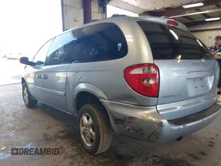 2006 Dodge Grand Caravan SXT z VIN 2D4GP44L26R878925, wystawiony jako IAAI lot #42168346 z przebiegiem 154 150 mil mil oraz . Historia ofert i sprzedaży dostępna na DreamBid. Obrazek 3.