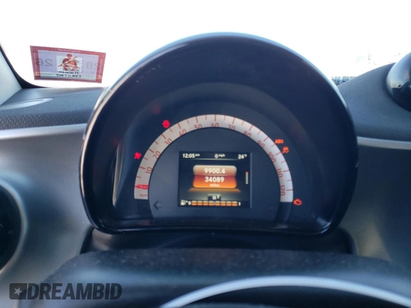 2017 Smart fortwo Passion with VIN WMEFK5DA6HK153469, listed as a Copart auction lot 41960805 with 34,089 mi miles and Salvage title. Bid and sale history available at DreamBid. Image 9.