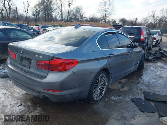 2019 BMW 5 Series 530i с VIN WBAJA5C5XKBX87825, выставлен на аукционе IAAI как лот 41411034 с пробегом 86 000 миль миль и . История ставок и продаж доступна на DreamBid. Изображение 4.