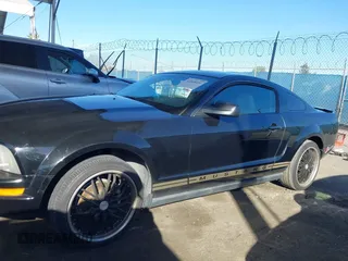 2007 Ford Mustang Deluxe with VIN 1ZVFT80N675354014, listed as a IAAI auction lot 41648031 with 92,209 mi miles. Bid and sale history available at carsss.com. Image 14.