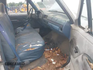 1996 Ford F-250 с VIN 2FTHF25H8TCA53537, выставлен на аукционе IAAI как лот 42463376 с пробегом Не указан миль и . История ставок и продаж доступна на DreamBid. Изображение 5.