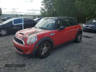 2009 MINI Hardtop S z VIN WMWMF73549TW86892, wystawiony jako Copart lot #58276665 z przebiegiem 86 188 mil mil oraz Czysty tytuł • Clean title. Historia ofert i sprzedaży dostępna na DreamBid. Obrazek 1.
