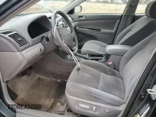2006 Toyota Camry LE z VIN 4T1BF30K66U111210, wystawiony jako Copart lot #53107095 z przebiegiem 214 638 mil mil oraz Szkoda całkowita • Salvage title. Historia ofert i sprzedaży dostępna na DreamBid. Obrazek 7.