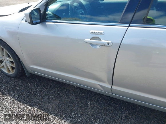 2010 Ford Fusion SEL with VIN 3FAHP0JA8AR430825, listed as a IAAI auction lot 41964707 with 139,144 mi miles. Bid and sale history available at carsss.com. Image 19.
