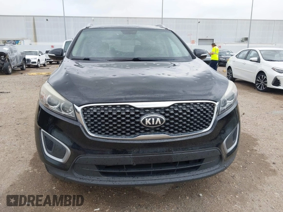 2018 Kia Sorento LX with VIN 5XYPG4A30JG384884, listed as a IAAI auction lot 41931992 with 140,919 mi miles. Bid and sale history available at carsss.com. Image 12.