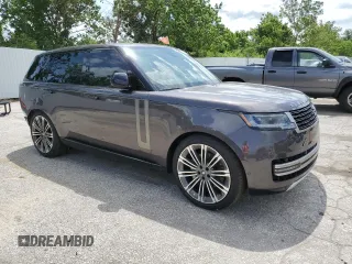 2024 Land Rover Range Rover SE with VIN SALKP9FUXRA203643, listed as a Copart auction lot 59896815 with 39,806 mi miles and Salvage title. Bid and sale history available at DreamBid. Image 4.