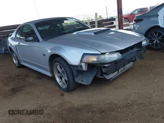 2001 Ford Mustang GT Deluxe z VIN 1FAFP42X11F210649, wystawiony jako IAAI lot #42052467 z przebiegiem 140 675 mil mil oraz . Historia ofert i sprzedaży dostępna na DreamBid. Obrazek 1.