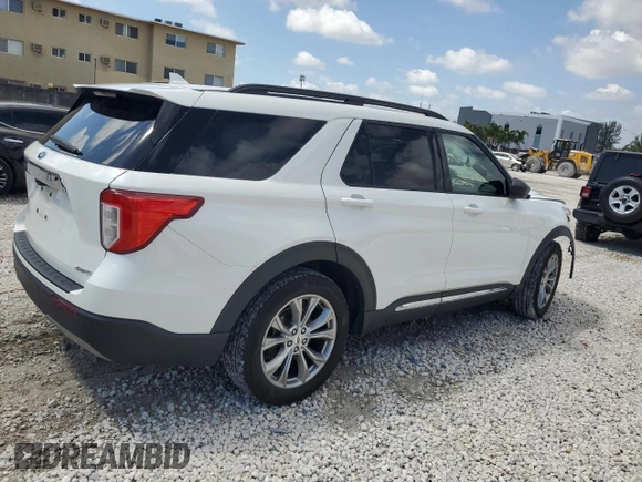 2022 Ford Explorer XLT with VIN 1FMSK8DH0NGB18321, listed as a Copart auction lot 50718605 with 21,047 mi miles and Salvage Title. Bid and sale history available at DreamBid. Image 3.