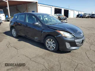 2013 Mazda 3 i Touring z VIN JM1BL1L77D1727442, wystawiony jako Copart lot #60340475 z przebiegiem 108 302 mil mil oraz Czysty tytuł • Clean title. Historia ofert i sprzedaży dostępna na DreamBid. Obrazek 4.