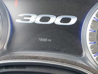 2017 Chrysler 300 with VIN 2C3CCAKG1HH647930, listed as a IAAI auction lot 41902096 with 79,565 mi miles. Bid and sale history available at carsss.com. Image 15.