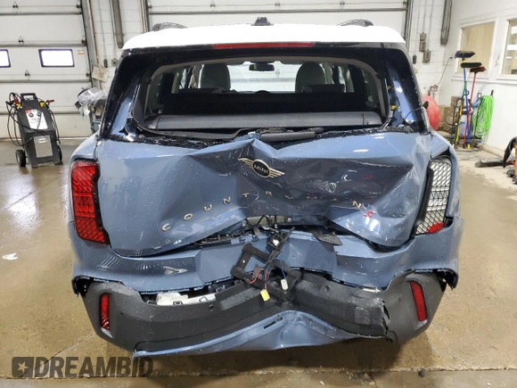 2025 MINI Countryman S z VIN WMZ23GA07S7R42869, wystawiony jako Copart lot #60282695 z przebiegiem 5 456 mil mil oraz Szkoda całkowita • Salvage title. Historia ofert i sprzedaży dostępna na DreamBid. Obrazek 6.