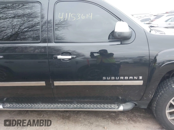 2008 Chevrolet Suburban 2LT with VIN 3GNFK16388G160010, listed as a IAAI auction lot 41153614 with 209,870 mi miles and . Bid and sale history available at DreamBid. Image 13.